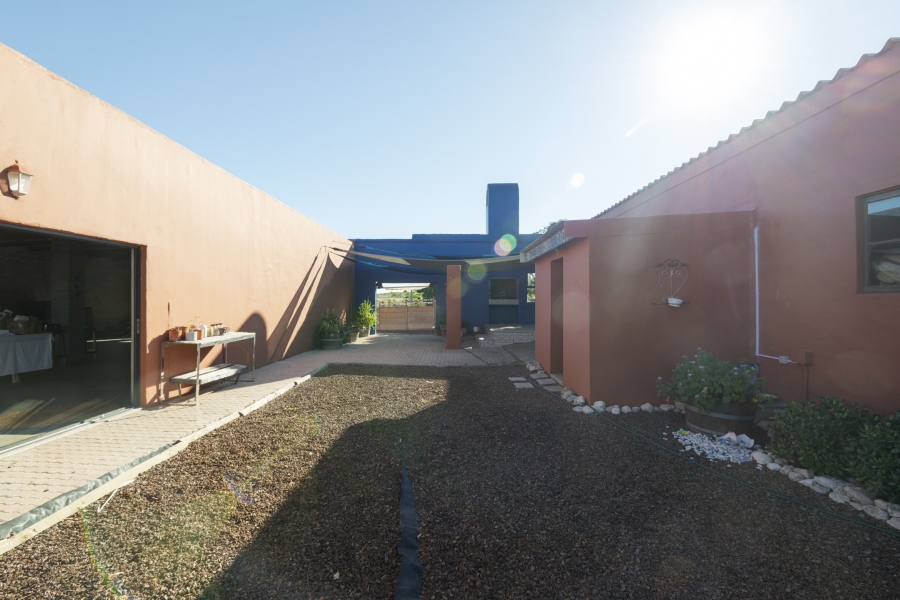 5 Bedroom Property for Sale in Trekoskraal Western Cape